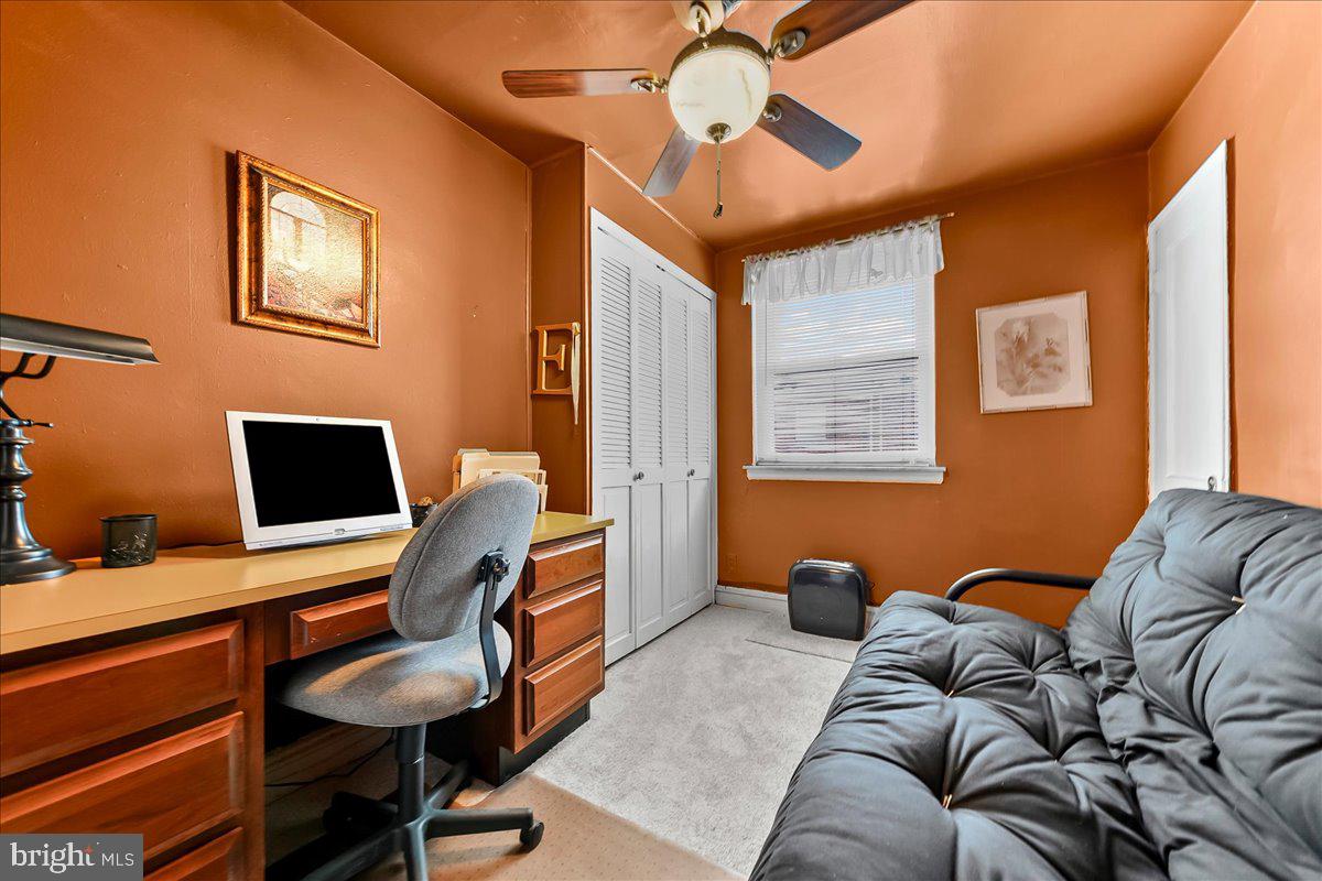 8309 Lynnewood Road Philadelphia, PA 19150 - Photo 16 of 28 a bedroom with a workspace