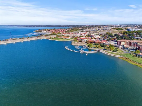 $239,000 | 813 Signal Ridge Place, Unit 813, Rockwall, TX 75032