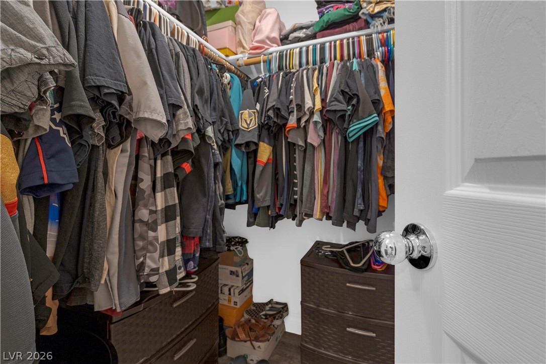 4536 Woolcomber Street Las Vegas, NV 89115 - Photo 14 of 34 View of walk in closet