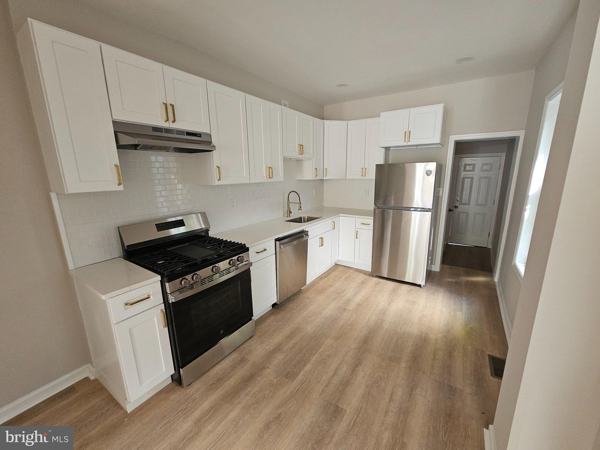 323 Rutherford Avenue Trenton, NJ 08618 - Photo 5 of 19