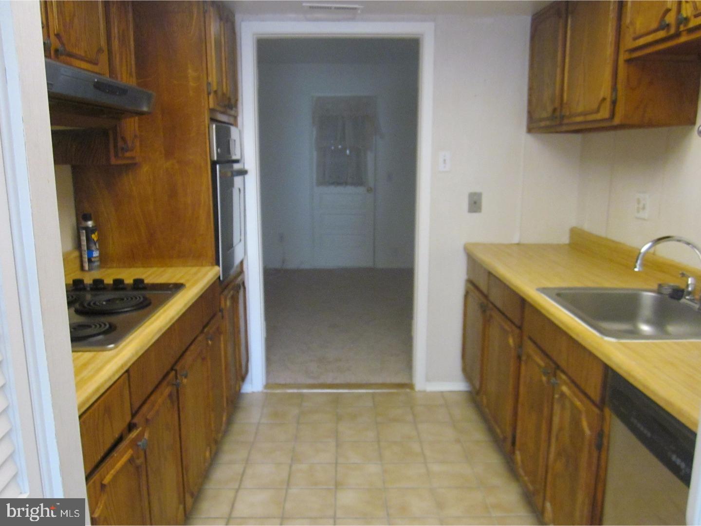 10 Rittenhouse Court Willingboro, NJ 08046 - Photo 4 of 16 Kitchen