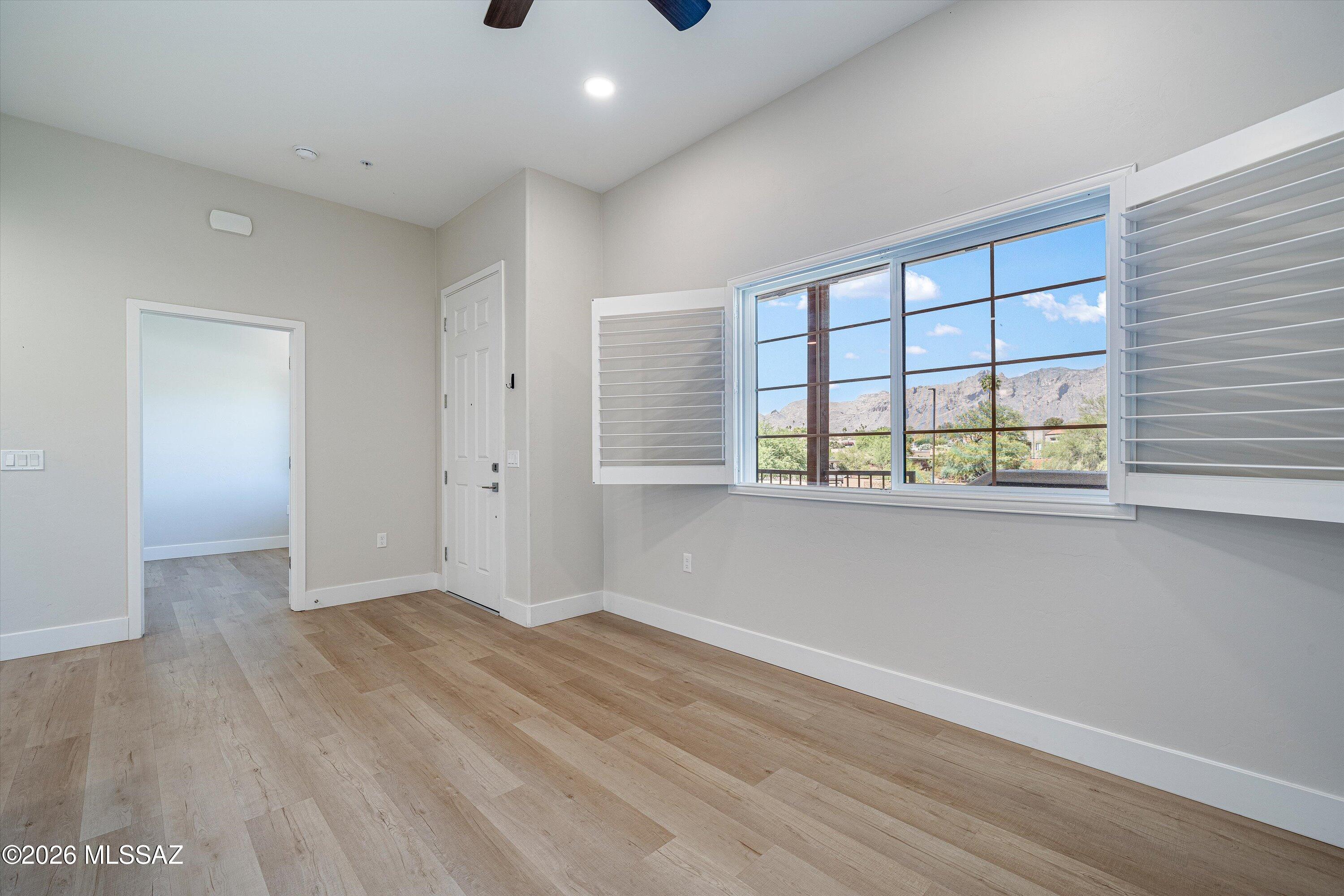 2042 East River Road, Unit 204 Tucson, AZ 85718 - Photo 10 of 28 09-Living Area