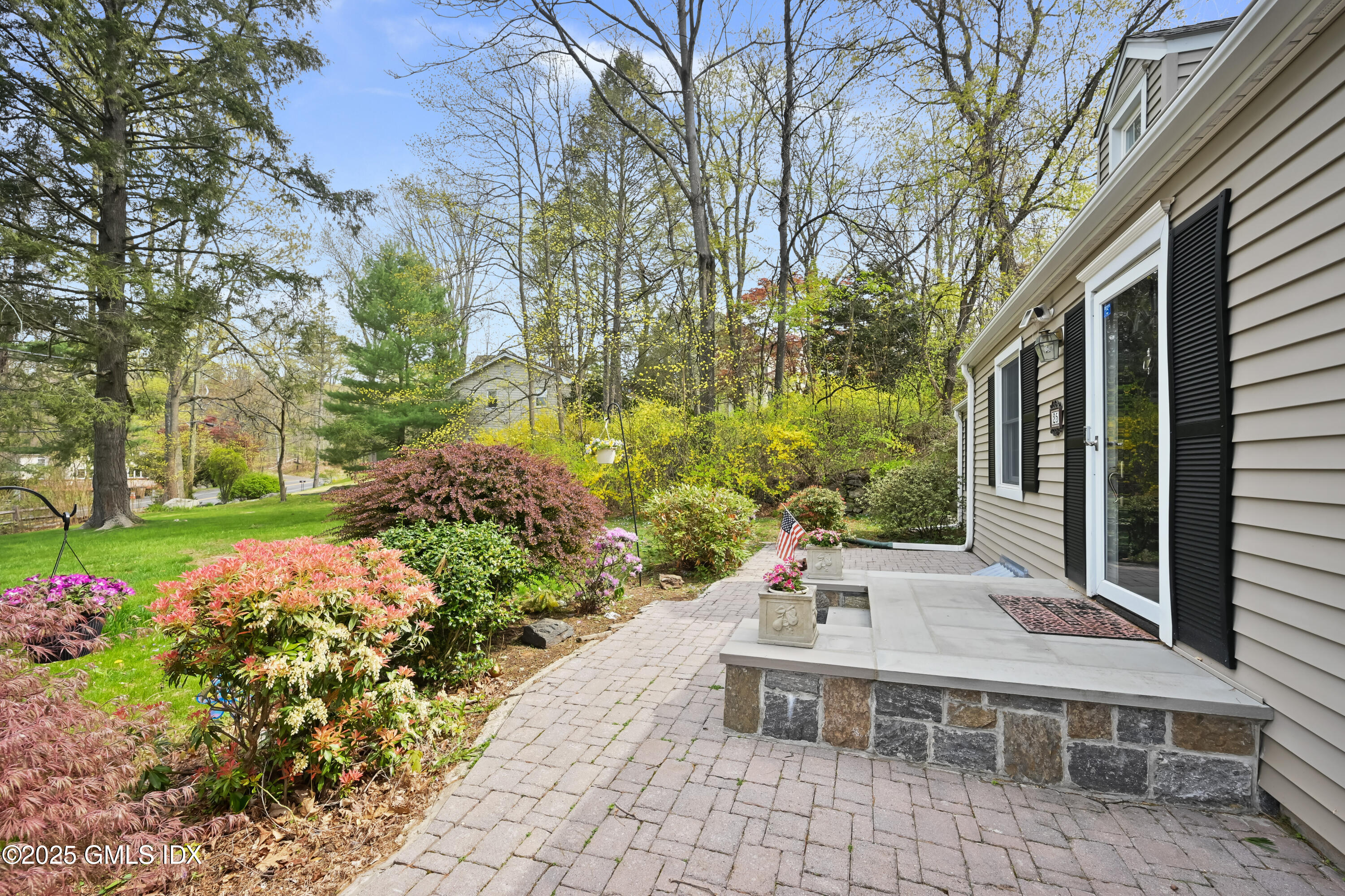 25 Wire Mill Road Stamford, CT 06902 - Photo 7 of 48 Porch