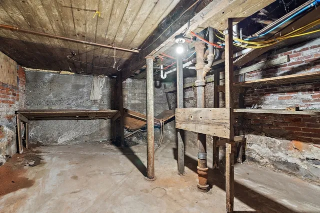 $960,000 | 52-52.5 Wall Street, Worcester, MA 01604