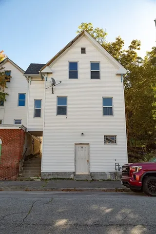 $960,000 | 52-52.5 Wall Street, Worcester, MA 01604