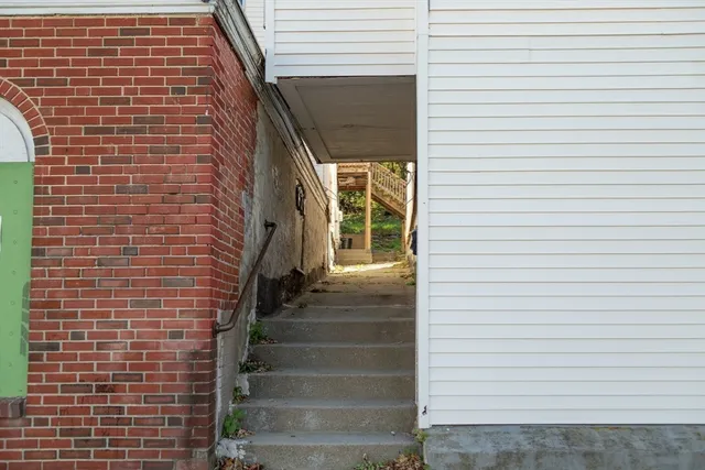 $960,000 | 52-52.5 Wall Street, Worcester, MA 01604