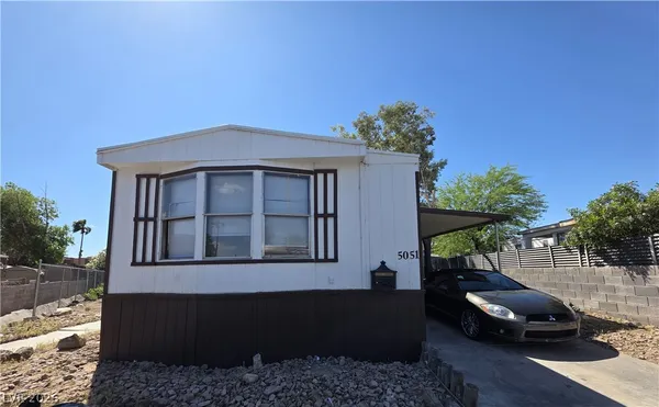 $1,300 | 5051 Sitka Lane, Las Vegas, NV 89121