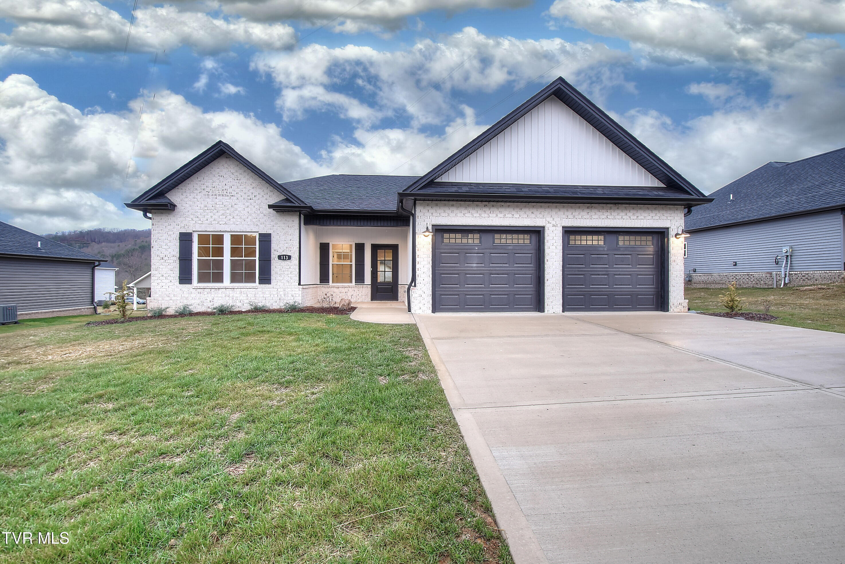 113 Ervin Loop Erwin, TN 37650 - Photo 1 of 40 7