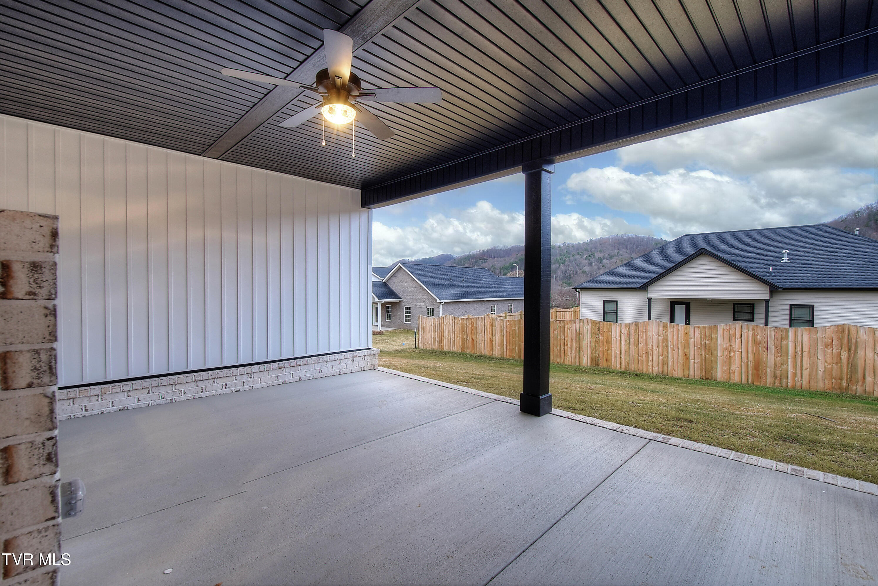 113 Ervin Loop Erwin, TN 37650 - Photo 38 of 40 41