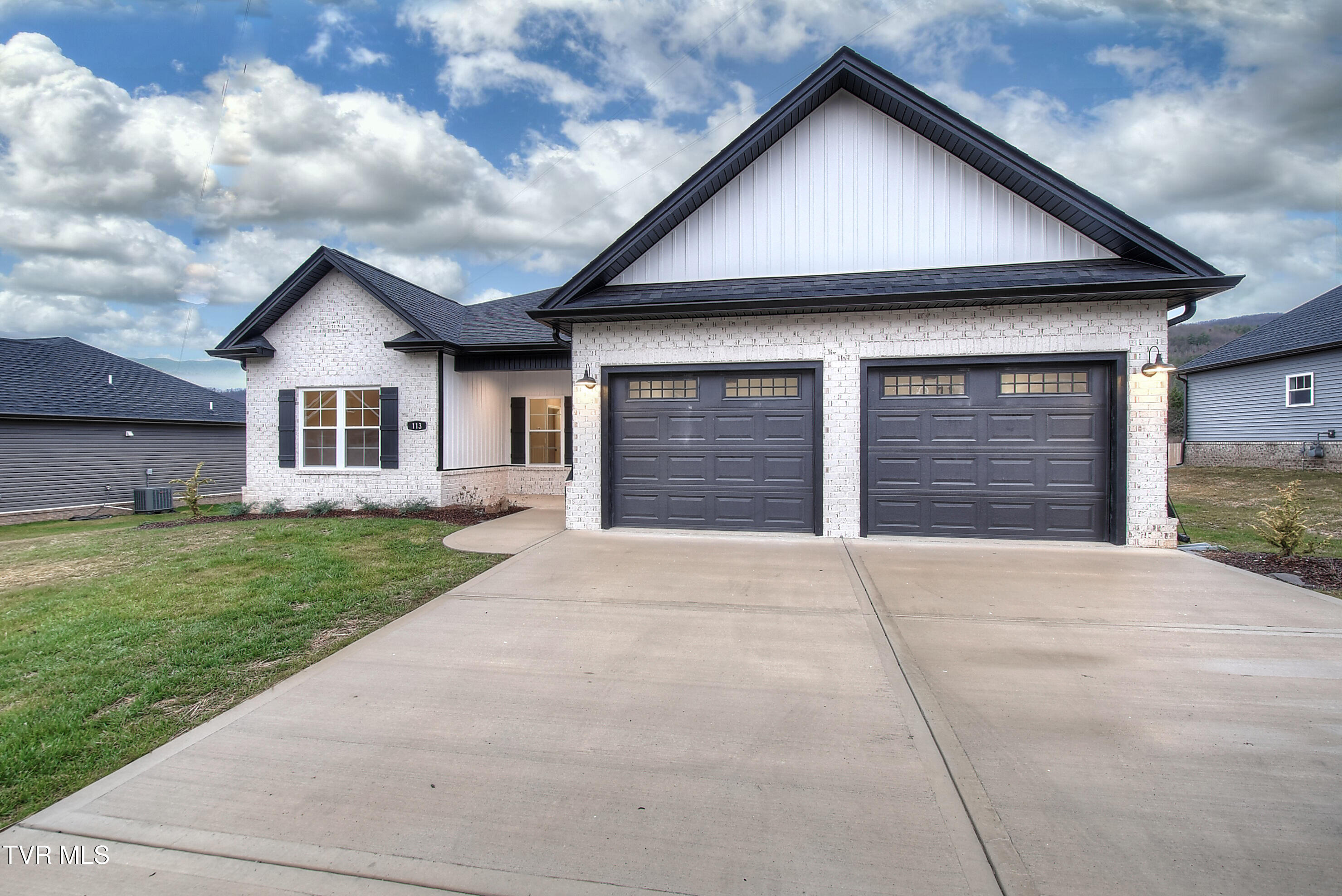 113 Ervin Loop Erwin, TN 37650 - Photo 9 of 40 9