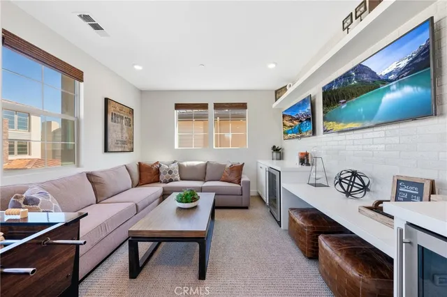 $2,989,000 | 94 Swift, Irvine, CA 92618