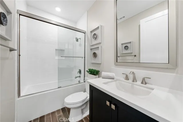 $2,989,000 | 94 Swift, Irvine, CA 92618