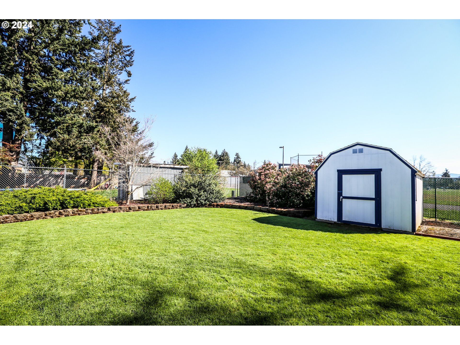 431 65th Street Springfield, OR 97478 - Photo 8 of 32