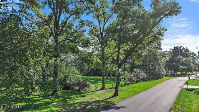 $130,000 | 1 Oakwood Glen Drive, Clinton, MS 39056