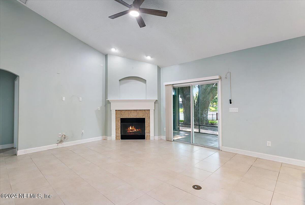 12205 Ridge Crossing Way Jacksonville, FL 32226 - Photo 3 of 25 Living Room