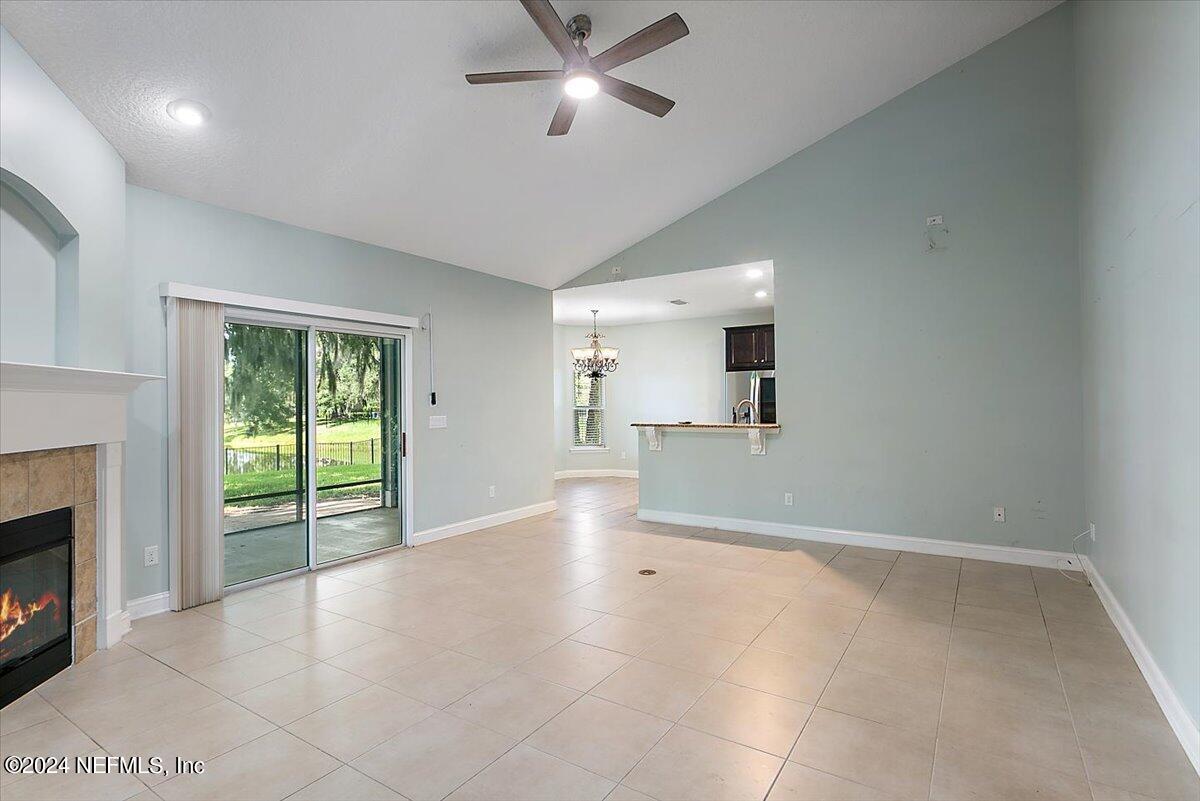 12205 Ridge Crossing Way Jacksonville, FL 32226 - Photo 5 of 25 Living Room