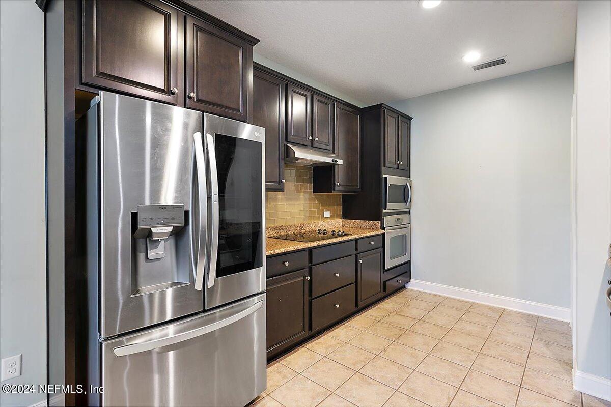 12205 Ridge Crossing Way Jacksonville, FL 32226 - Photo 7 of 25 Kitchen
