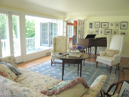 15289 Russell Road Chagrin Falls, OH 44022 - Photo 10 of 24 Gallery Image 10