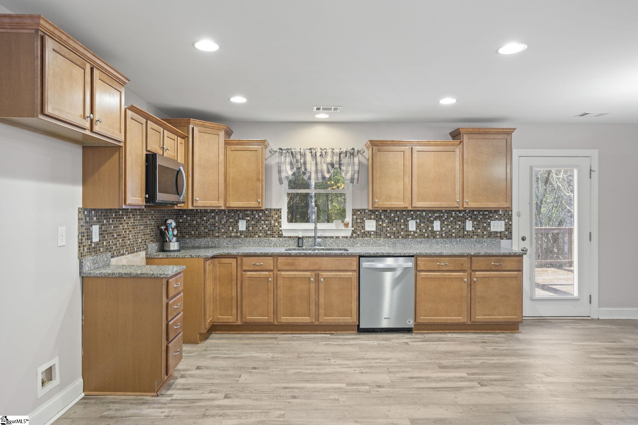 814 New Hope Road Pickens, SC 29671 - Photo 8 of 35
