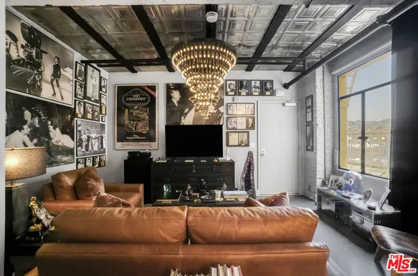 $540,000 | 6253 Hollywood Boulevard, Unit 903, Los Angeles, CA 90028