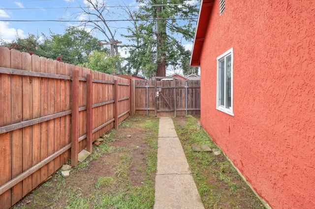 a view of a wooden fence