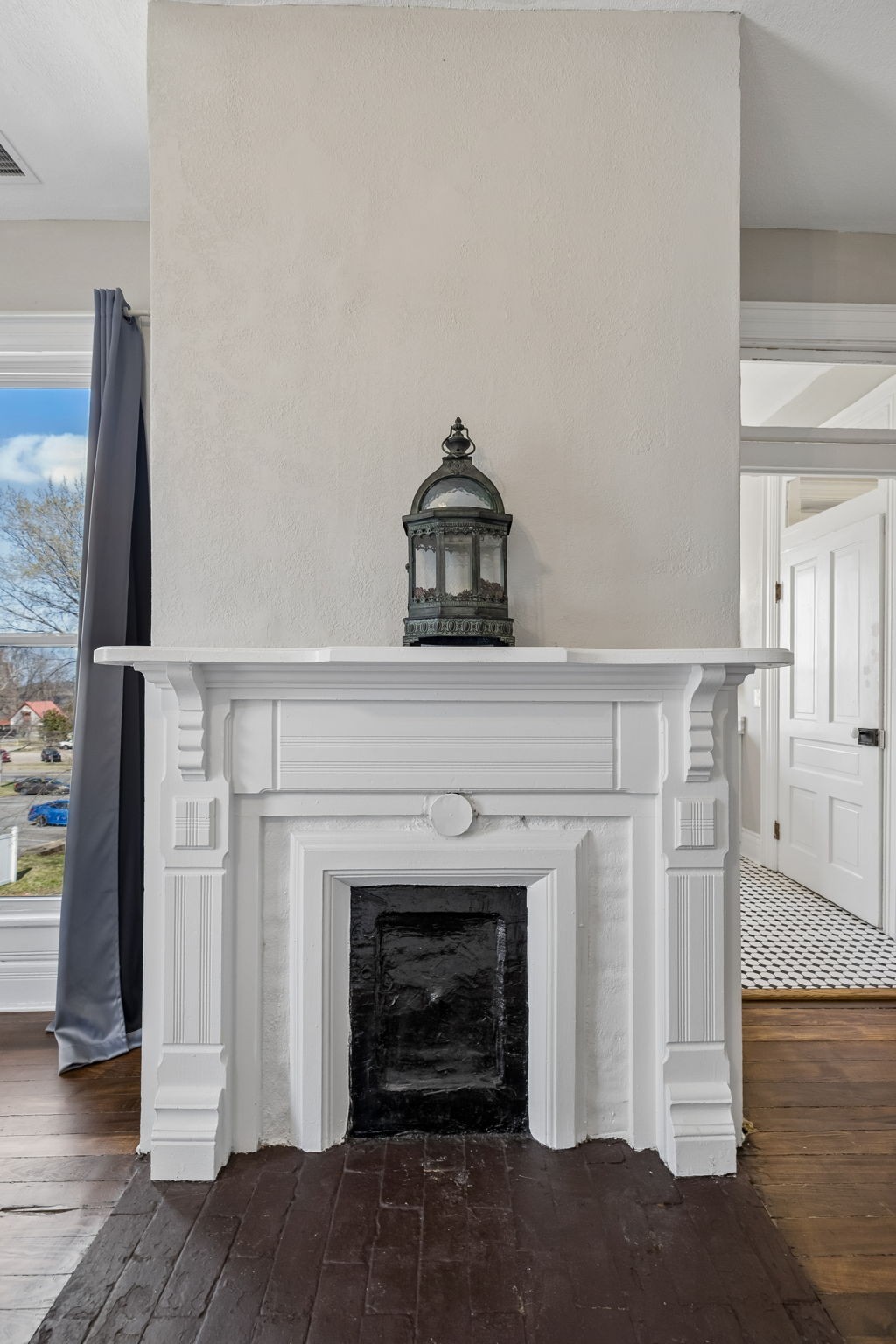 504 5th Avenue West Springfield, TN 37172 - Photo 35 of 57 a view of a livingroom with a fireplace