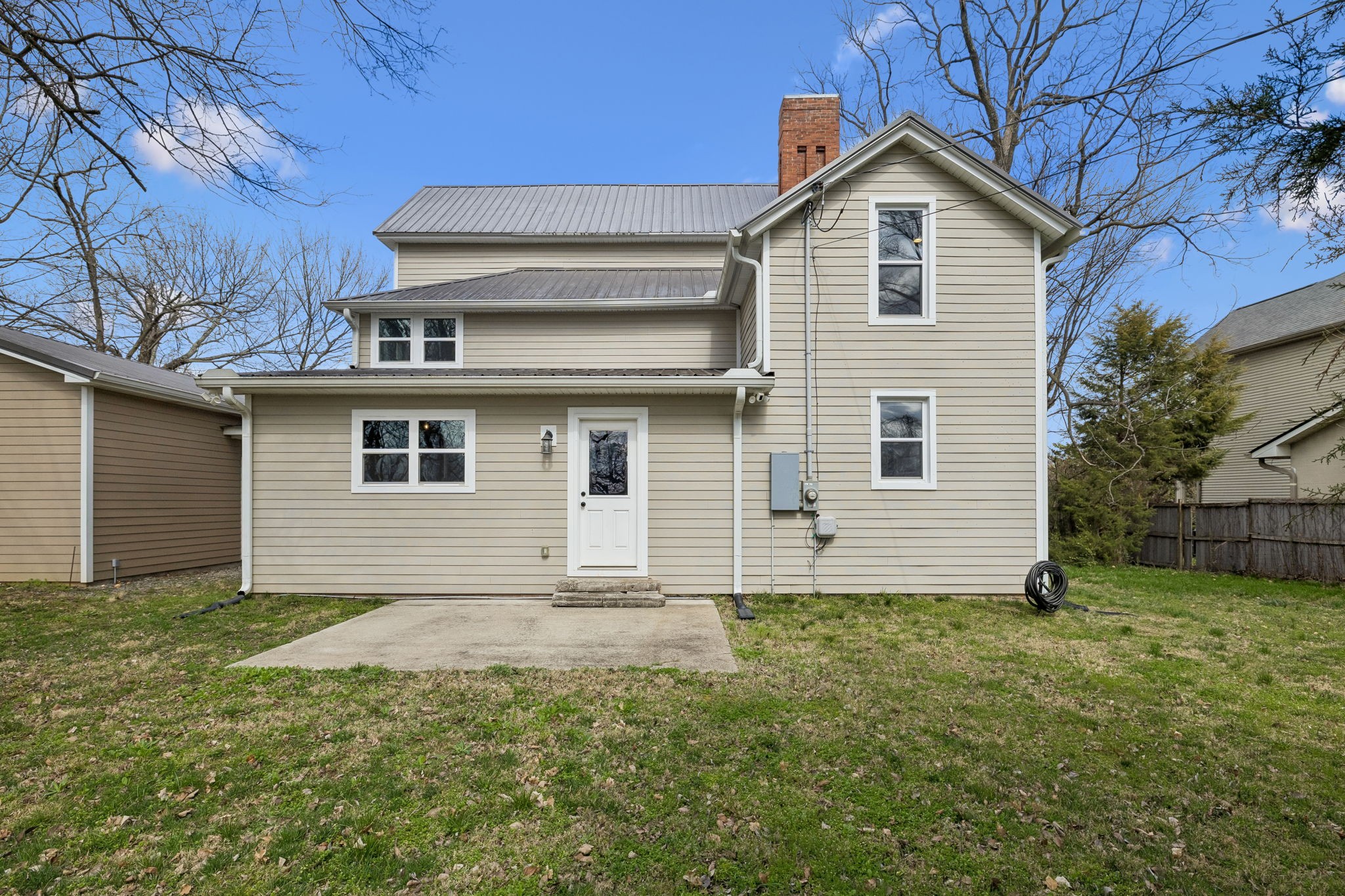 504 5th Avenue West Springfield, TN 37172 - Photo 45 of 57 a view of front of a house with a yard