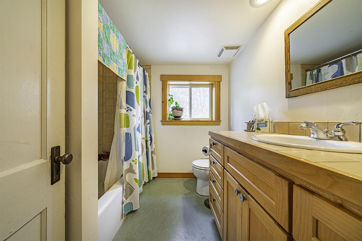 7810 Upper Applegate Road Jacksonville, OR 97530 - Photo 11 of 35 DSC09580-HDR-Edit