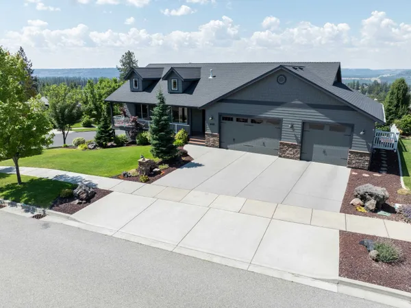 $869,900 | 10505 North Skyline Drive, Spokane, WA 99208