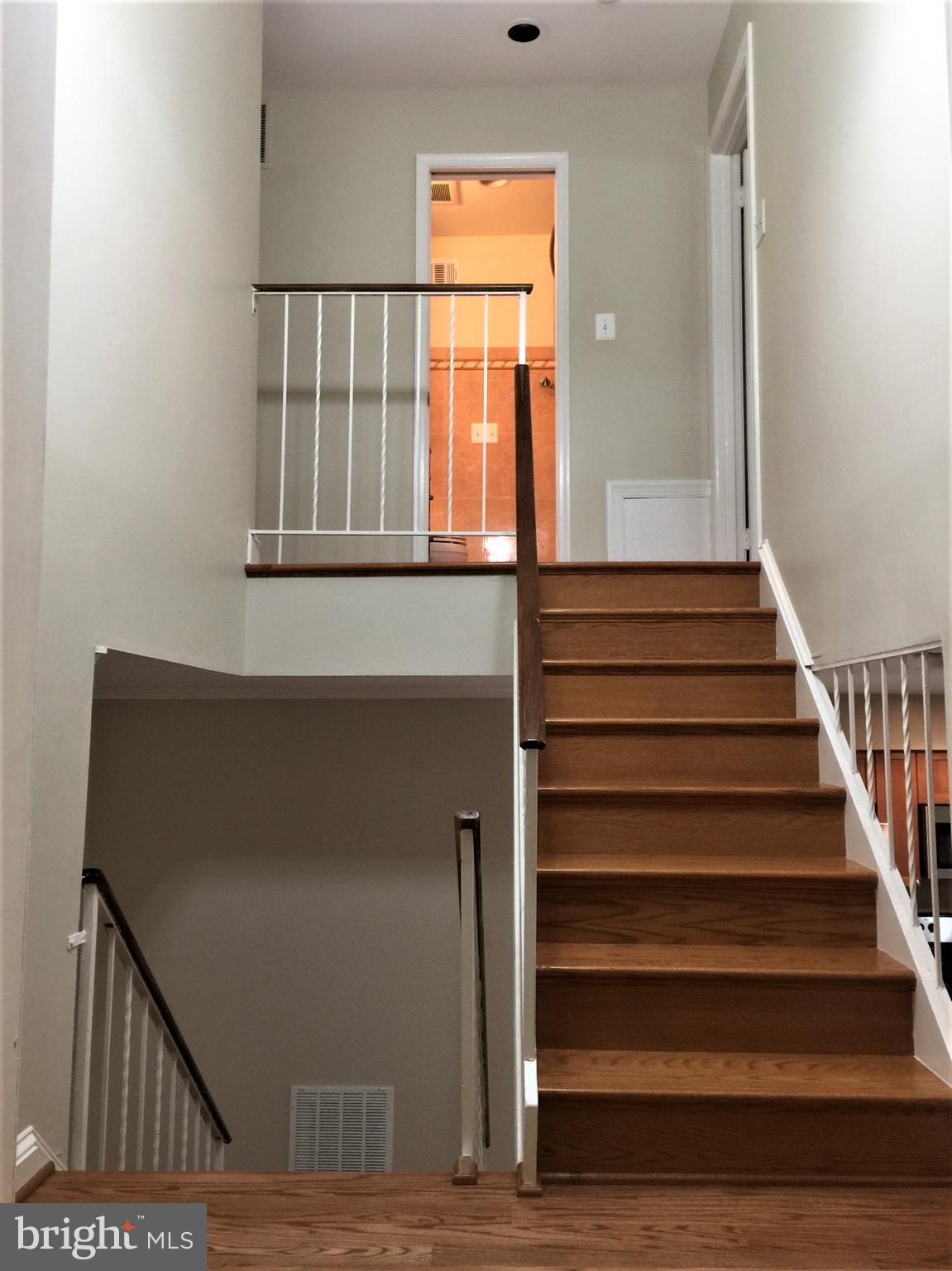 2059 Headlands Circle Reston, VA 20191 - Photo 14 of 30 Lovely Open Feeling