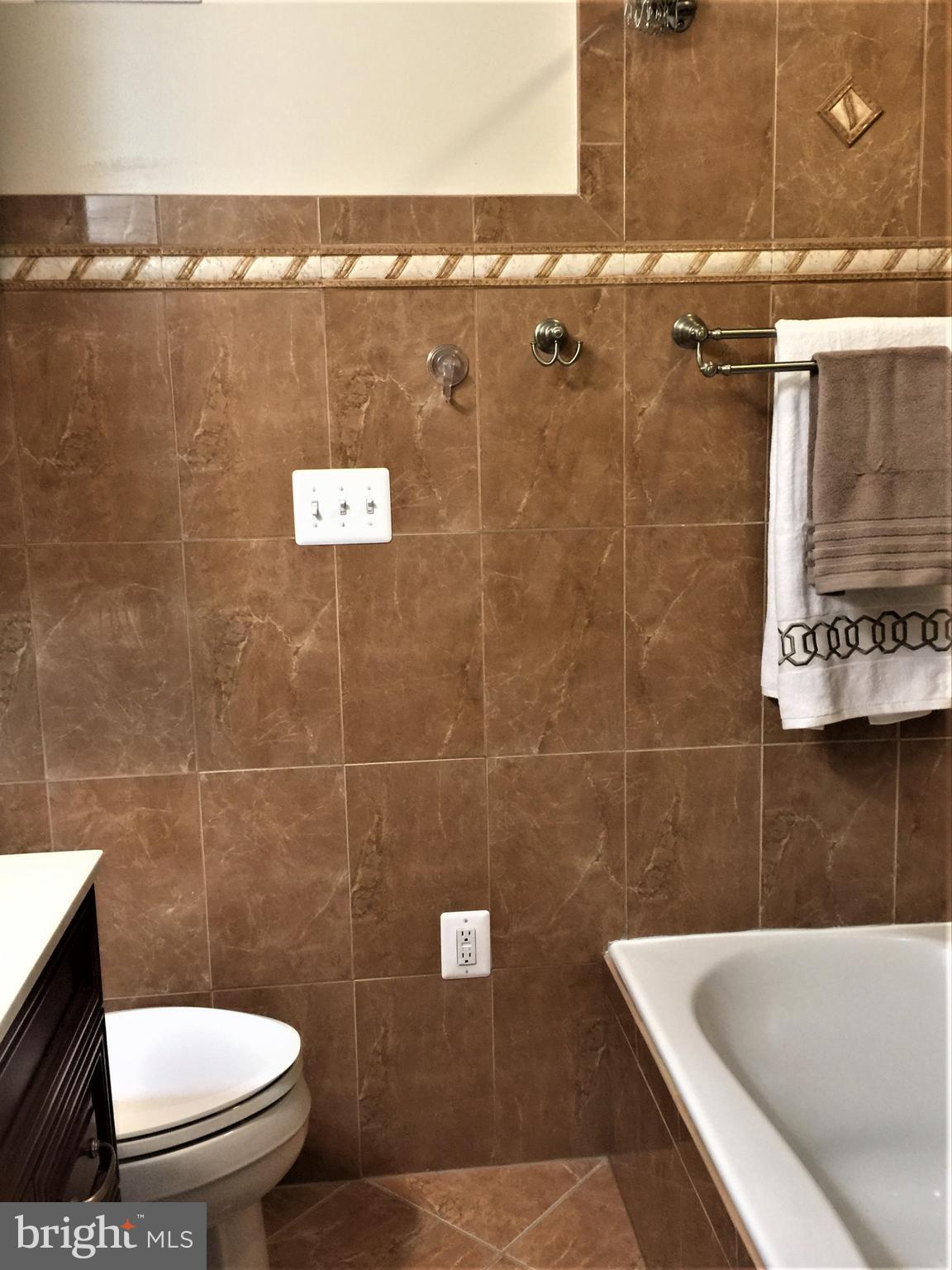 2059 Headlands Circle Reston, VA 20191 - Photo 17 of 30 Pocket Doors, High end fixtures and built ins