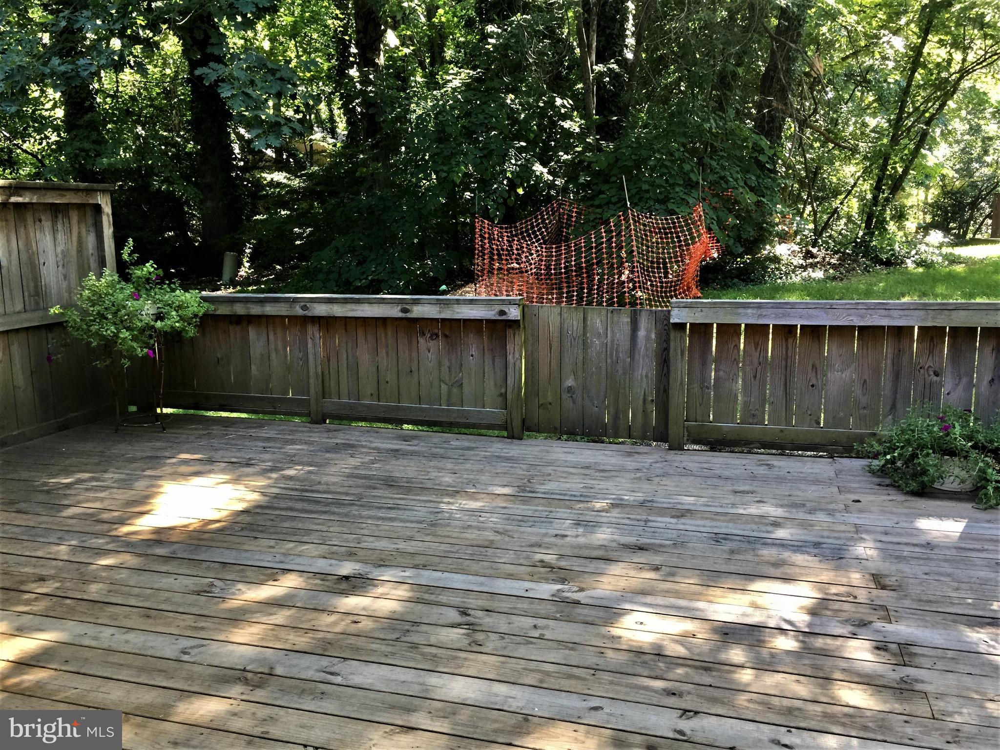 2059 Headlands Circle Reston, VA 20191 - Photo 19 of 30 Natural, peaceful setting - trees, and wildlife