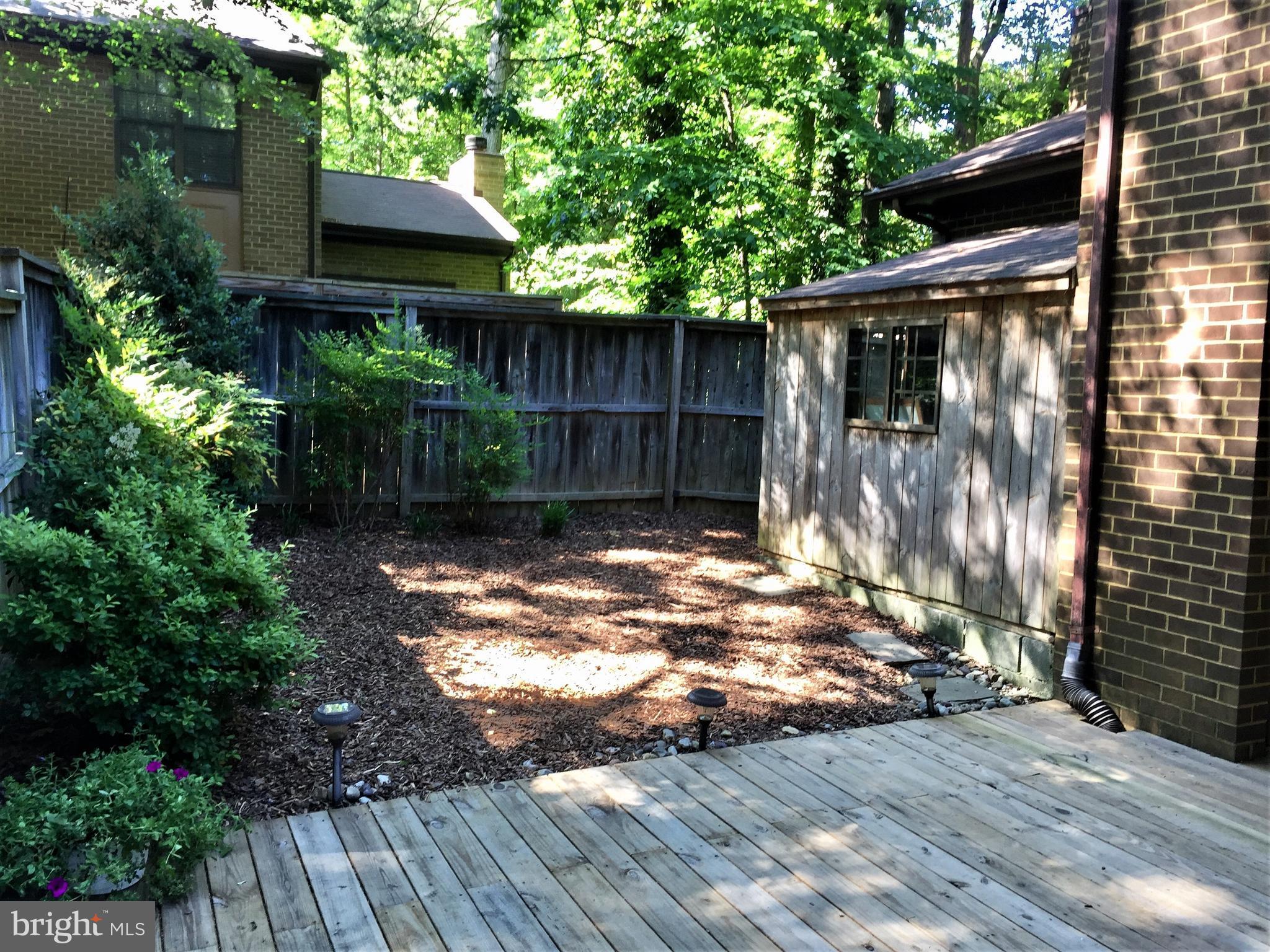2059 Headlands Circle Reston, VA 20191 - Photo 21 of 30 Attractive and low maintenance landscaping