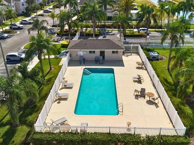 $1,750 | 417 Kensington Lake Circle, Brandon, FL 33511