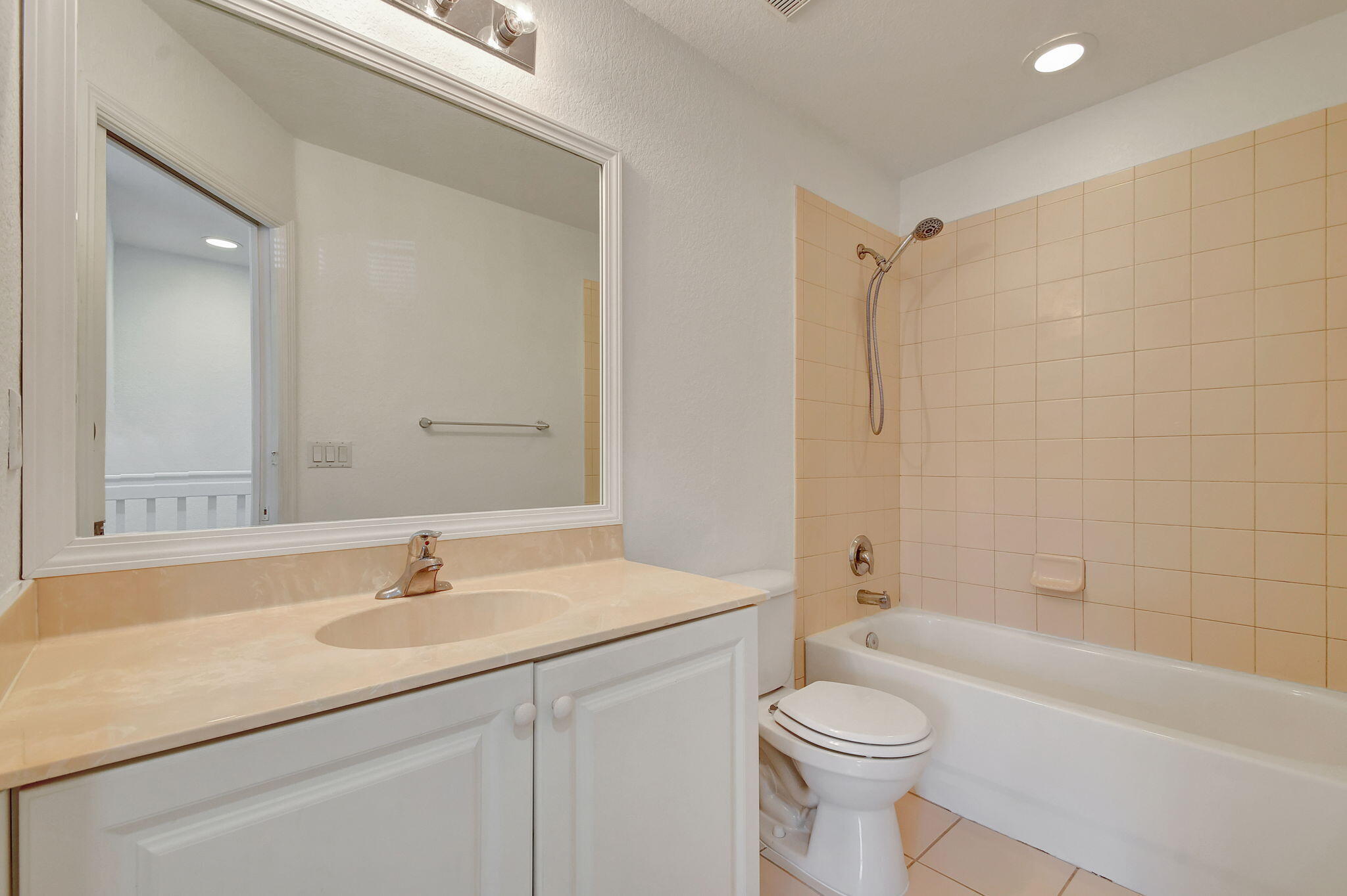 965 Abaco Lane Riviera Beach, FL 33404 - Photo 25 of 45 SECOND BATHROOM
