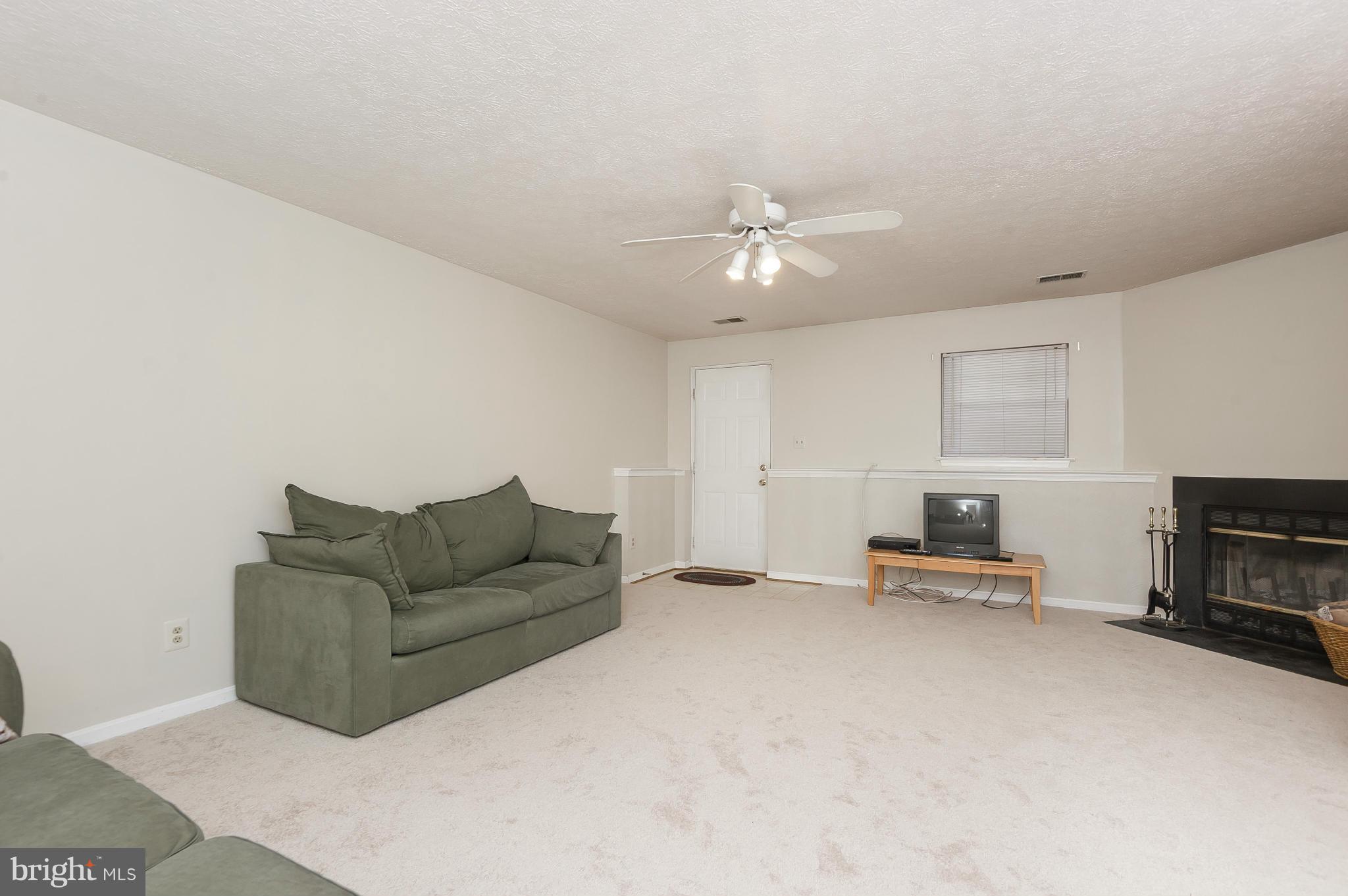 3919 Hunt Harbor Road Baltimore, MD 21220 - Photo 22 of 30 Lower Level Family Room - outside entrance