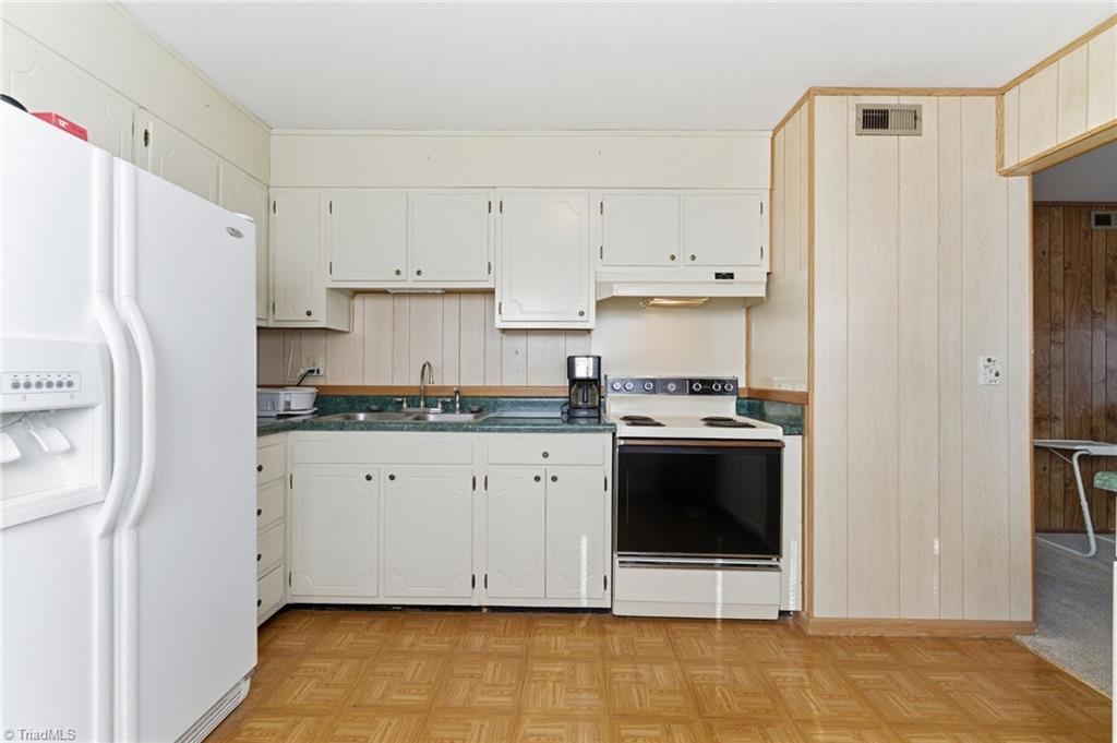 1012 Jefferson Street High Point, NC 27260 - Photo 11 of 18 Kitchen view 3