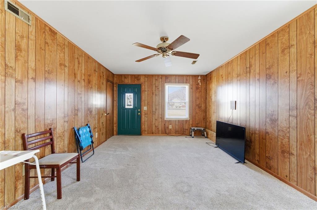 1012 Jefferson Street High Point, NC 27260 - Photo 7 of 18 Living room