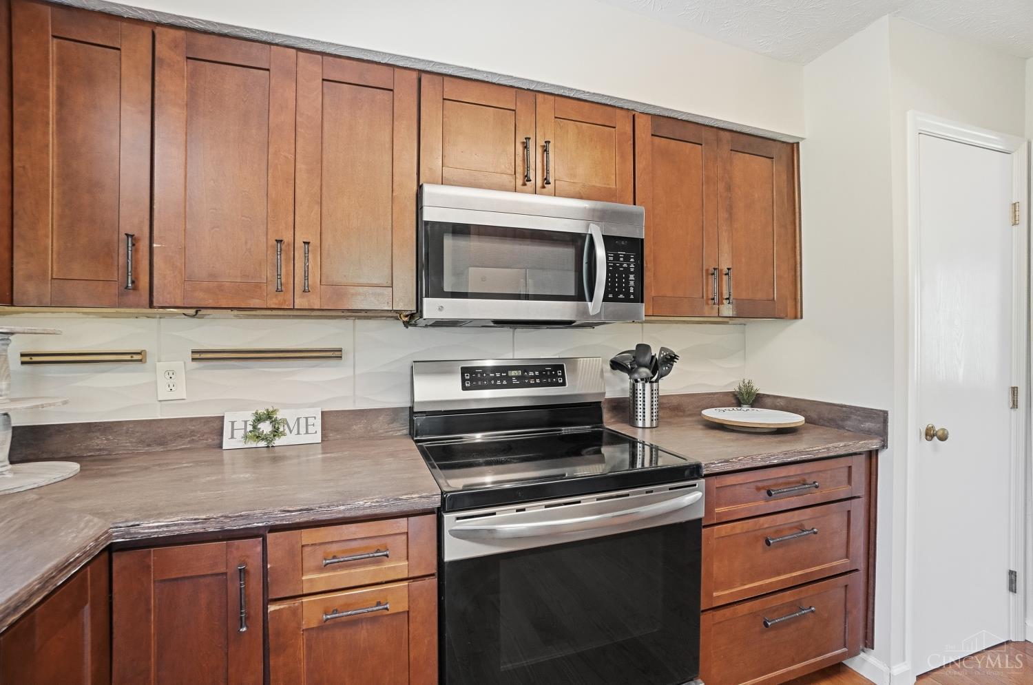 6340 Sheed Road Cincinnati, OH 45247 - Photo 15 of 60