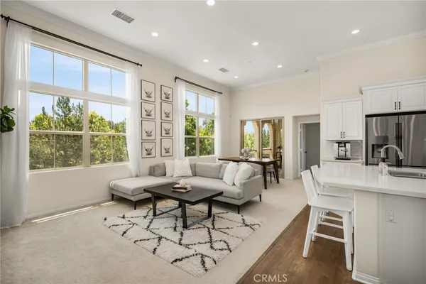 $1,180,000 | 208 Rose Arch, Irvine, CA 92620