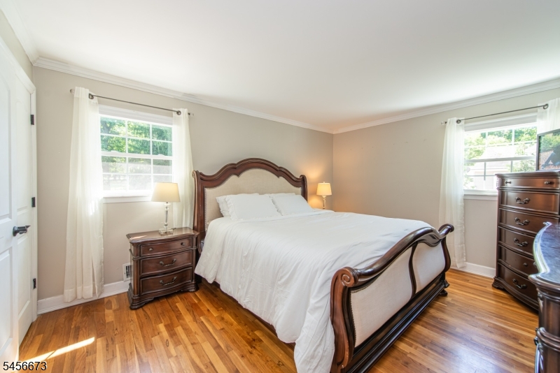 11 Martha Road Roseland, NJ 07068 - Photo 17 of 47 Gallery Image 17
