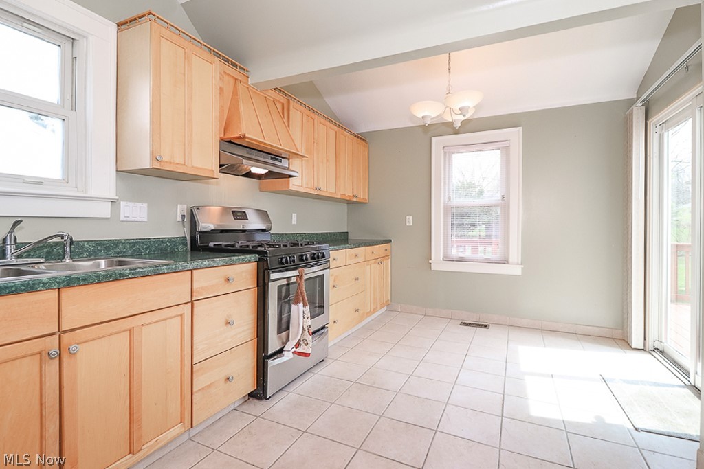 1123 Gordon Road Lyndhurst, OH 44124 - Photo 9 of 34
