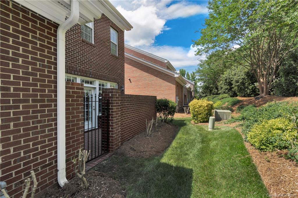 6301 Wakehurst Road Charlotte, NC 28226 - Photo 34 of 46