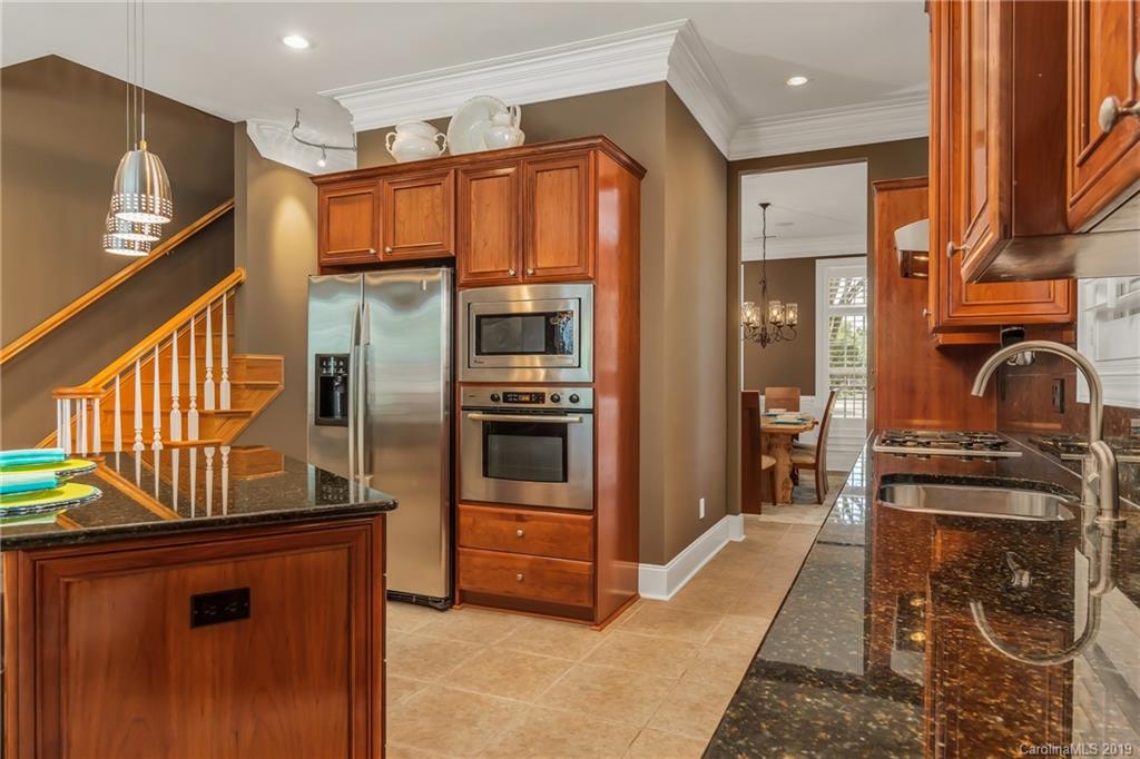 6301 Wakehurst Road Charlotte, NC 28226 - Photo 9 of 46