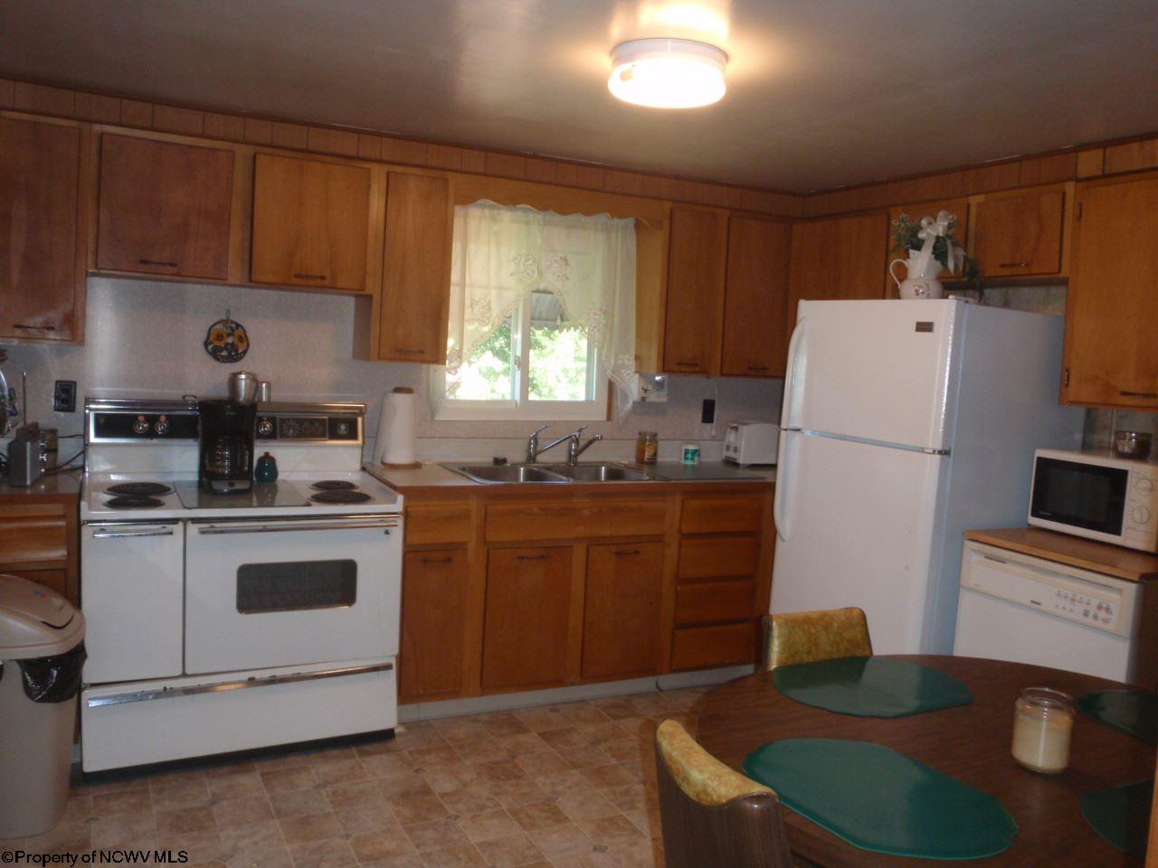 890 Guseman School Road Albright, WV 26519 - Photo 4 of 18 Gallery Image 4