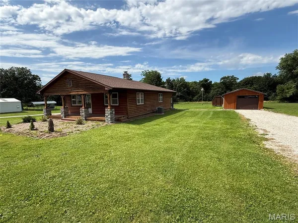 $175,000 | 519 East Walnut Street, Perry, MO 63462