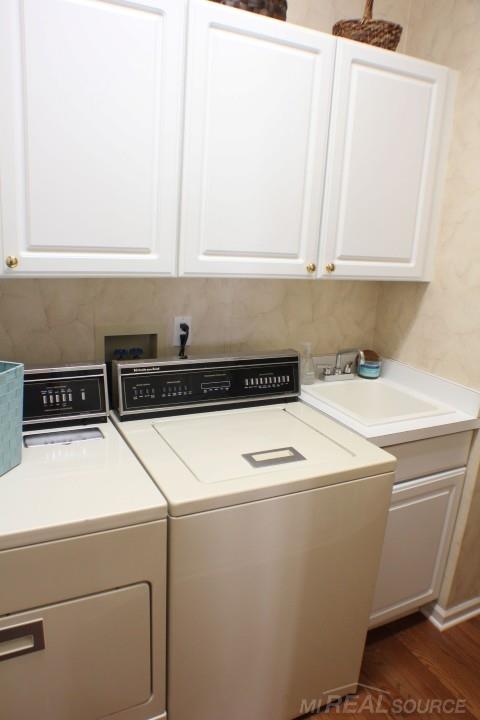 1340 Copper Circle Rochester, MI 48306 - Photo 16 of 22 31255887-15.JPG