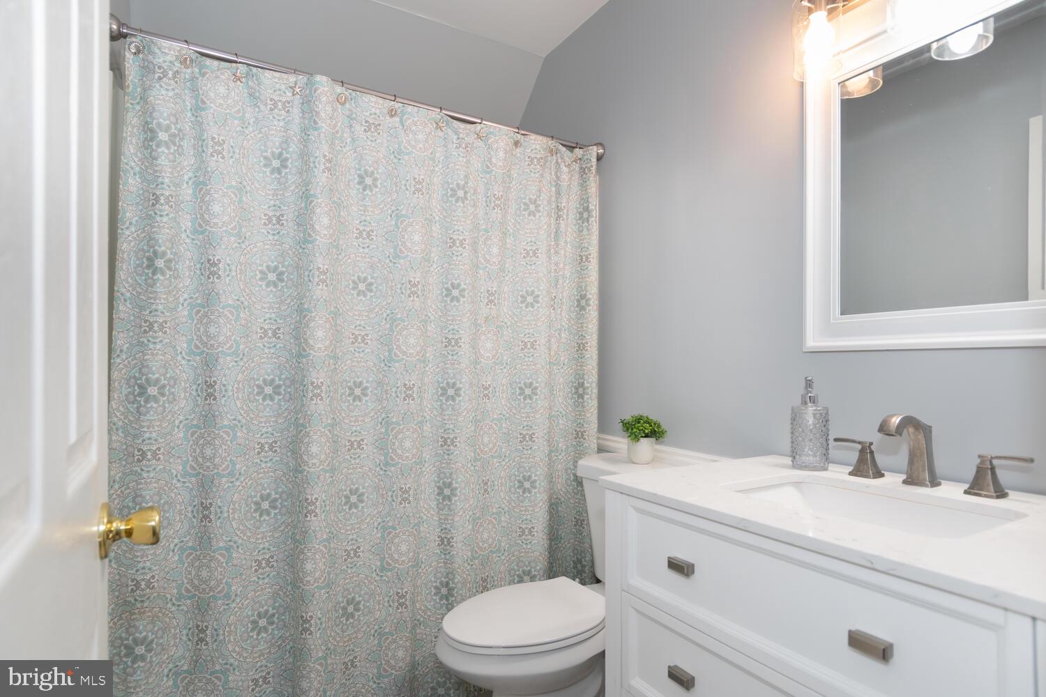 112 Brown Road Chester, MD 21619 - Photo 17 of 30 Upstairs Full Bath
