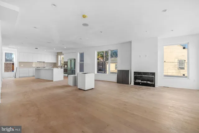 $1,500,000 | 652 Fairmount Avenue, Philadelphia, PA 19123