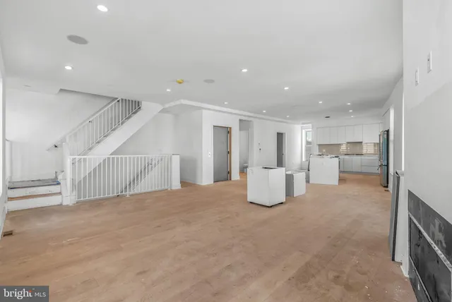 $1,500,000 | 652 Fairmount Avenue, Philadelphia, PA 19123